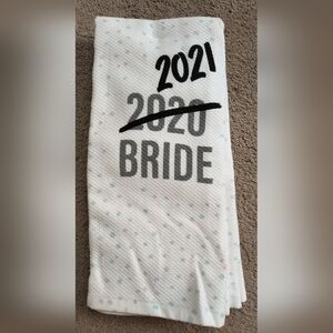 Hand towels, set of 2, NWT, Cupcakes and Cashmere, Bride, white, teal, polkadot